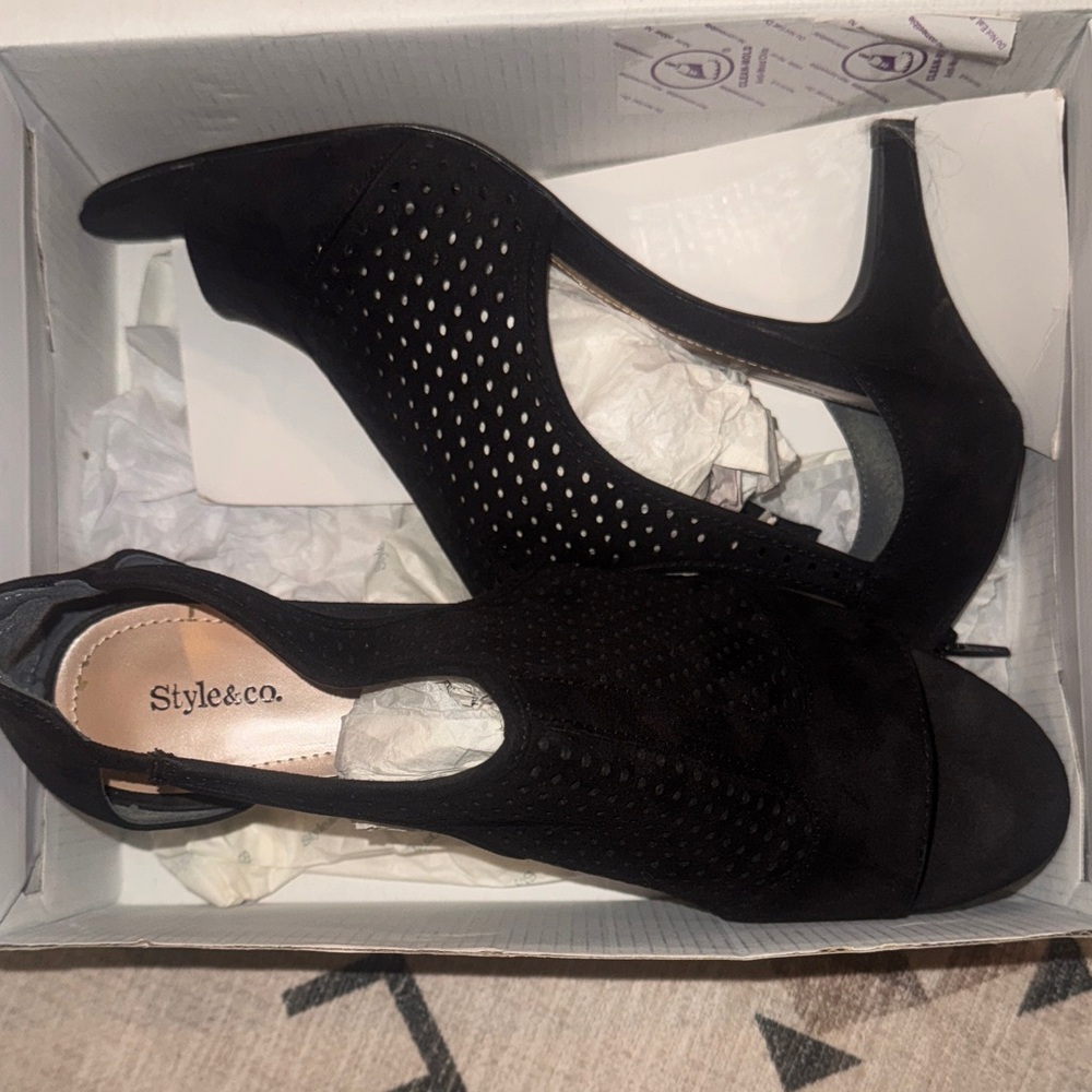 Style & Co. Elegant Black Peep-Toe Heels